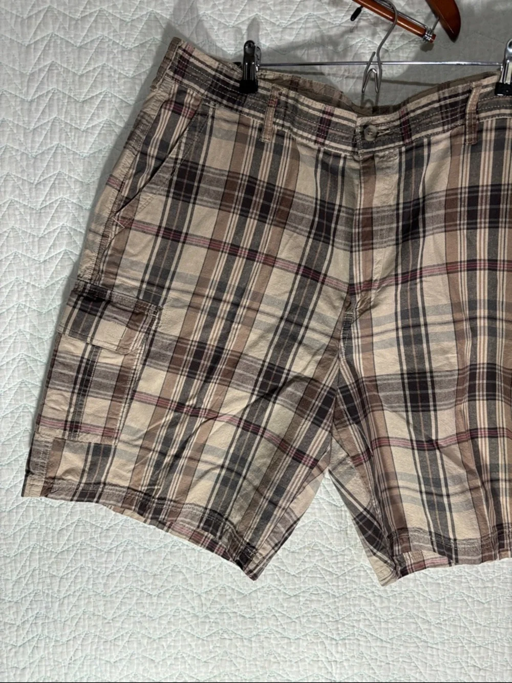 Basic Editions Plaid Cargo Shorts in Beige, Brown and Black 100% Cotton